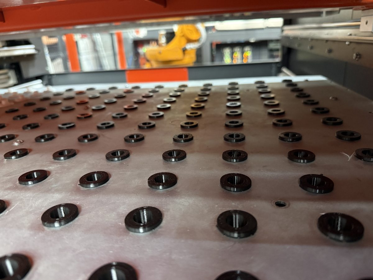 Peças aplicadas em célula robotizada
